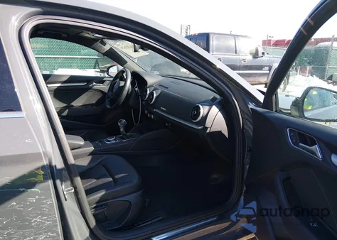 2019 Audi A3 45 Premium z USA, uszkodzony, nr VIN WAUBEGFF9K1018862